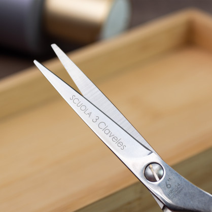 Scuola Hairdressing Scissors with finger rest | 3 Claveles 2