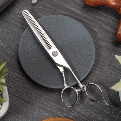 Otake Es 28 Hairdressing Scissors | 3 Claveles 2