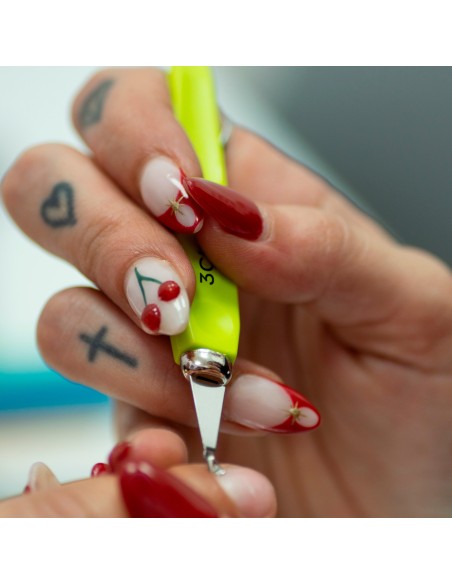 Cuticle Knife colours | 3 Claveles