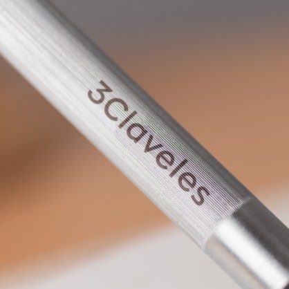 Round Sharpening Steel | 3 Claveles 2