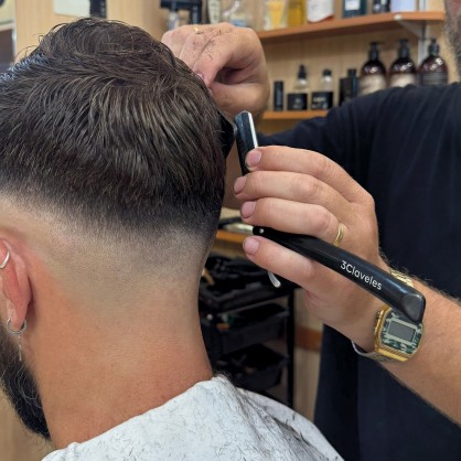 Black Hairdressing Razor | 3 Claveles 2