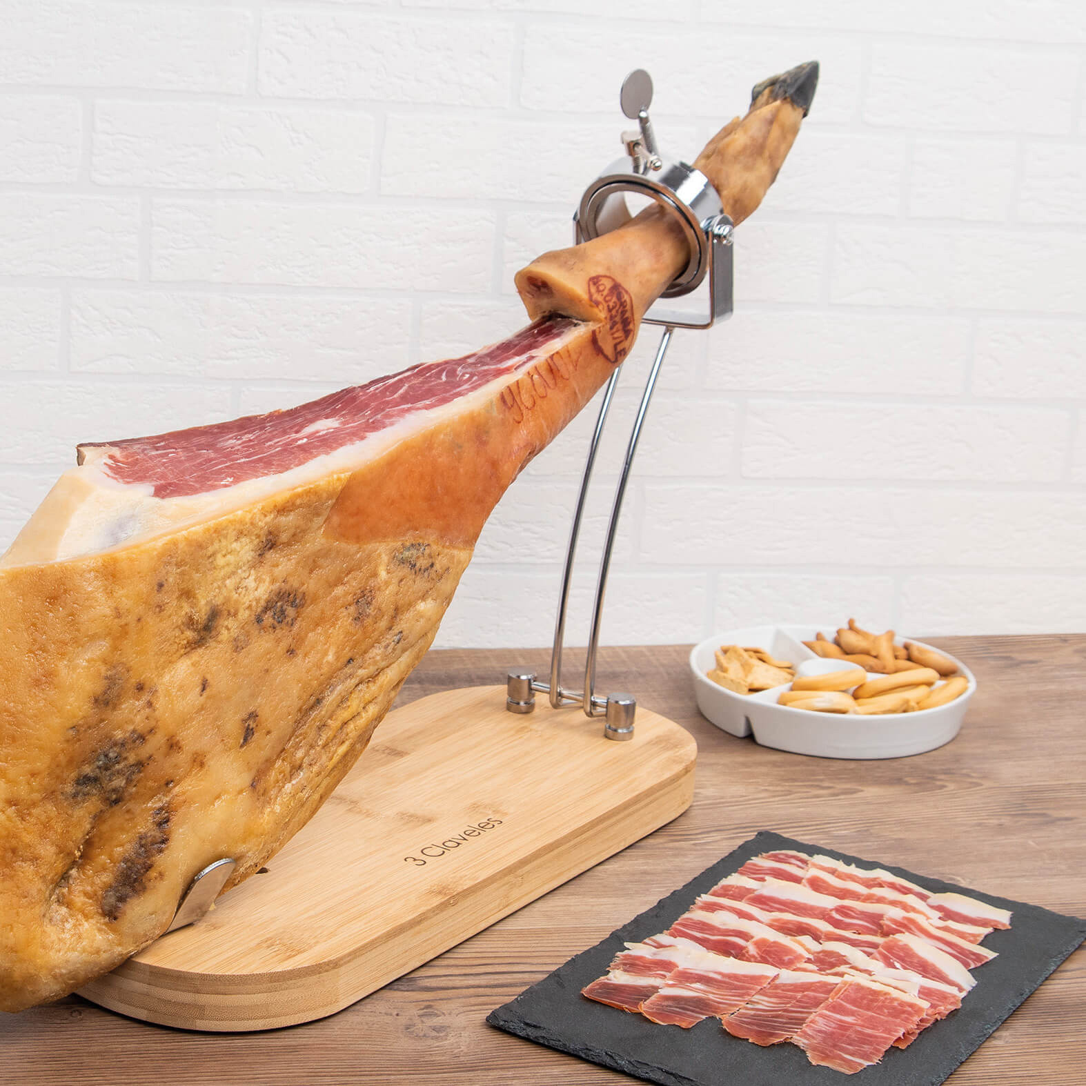 Inicio de corte de jamón por la maza