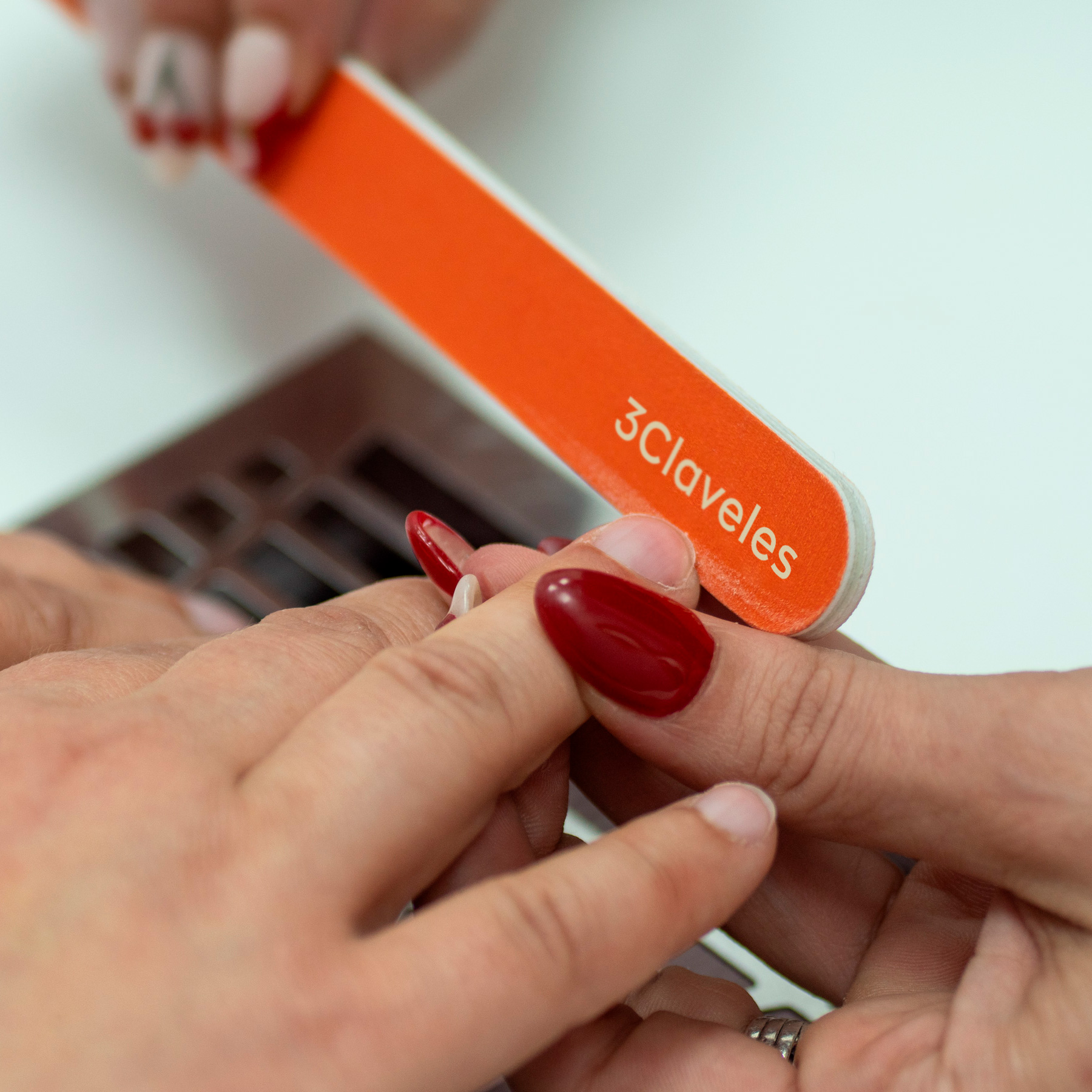 Lima para uñas naranja de 3Claveles