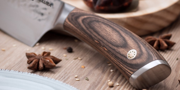 What are the most most common materials used in knife handles?