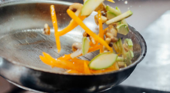 Cocinar con sartén de acero inoxidable: ¿Cómo hacerlo?