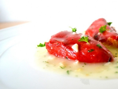 Pimientos rellenos de pescado y verduras